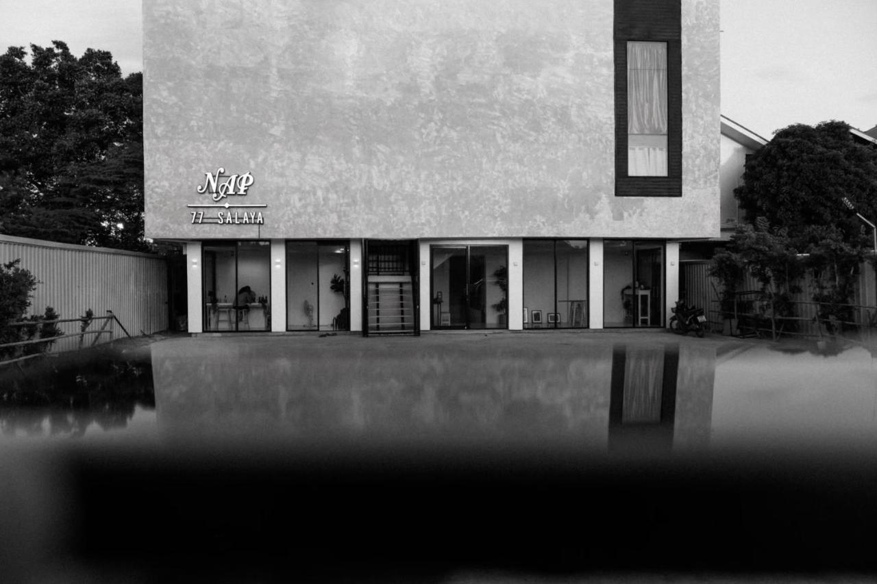 Hotel Nap77 Salaya Extérieur photo
